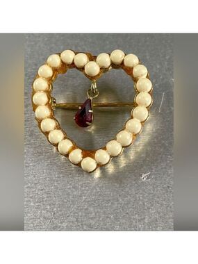 Avon Heart Pin Brooch Avon Little Heart Brooch  EUC